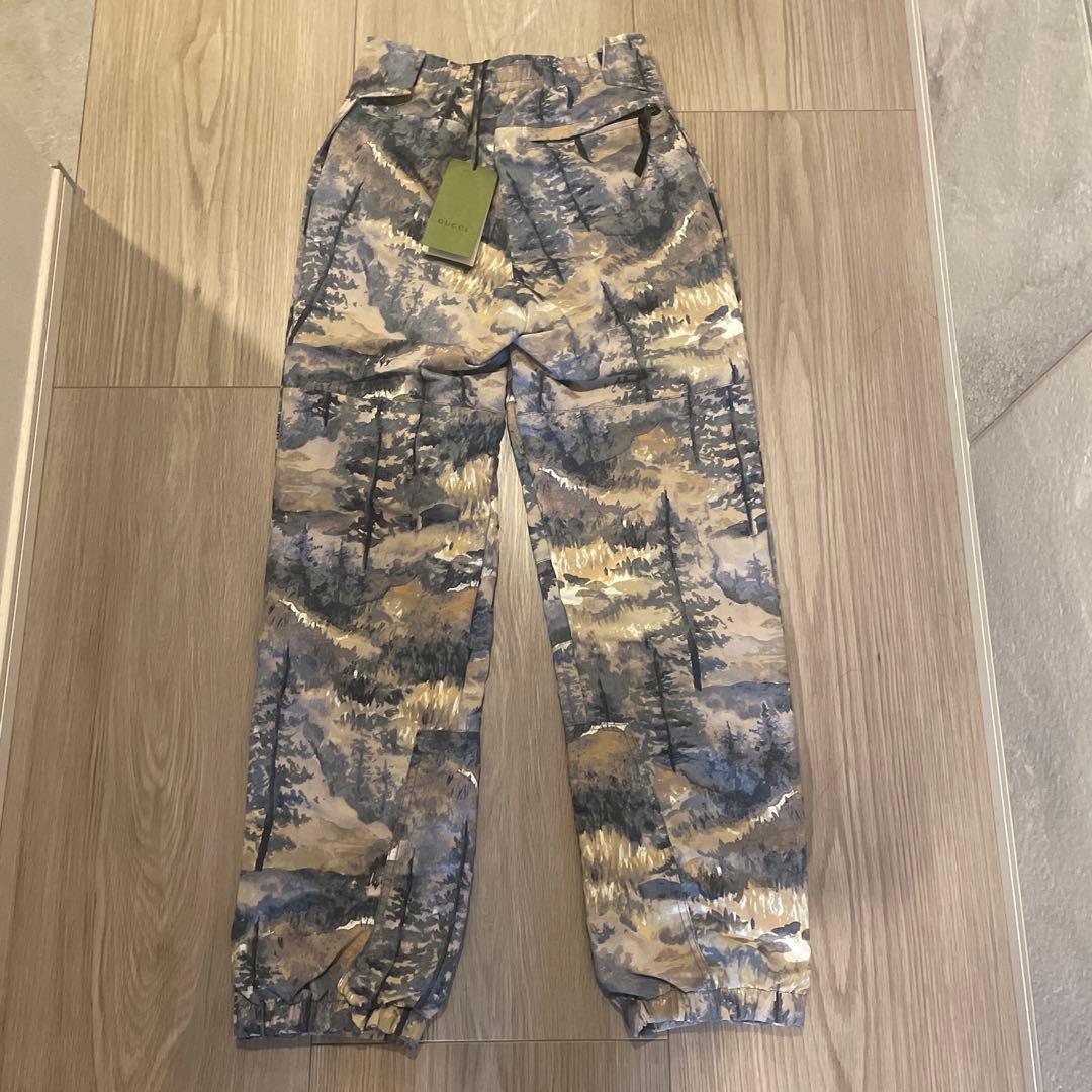 【新品未使用】グッチ　ノースフェイス　フォレスト柄パンツ　663742
