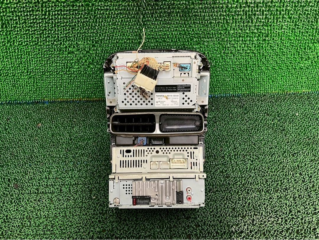 ucf31 セルシオ　30 後期　マルチナビ　ユニット　希少ウッドステッカー付き