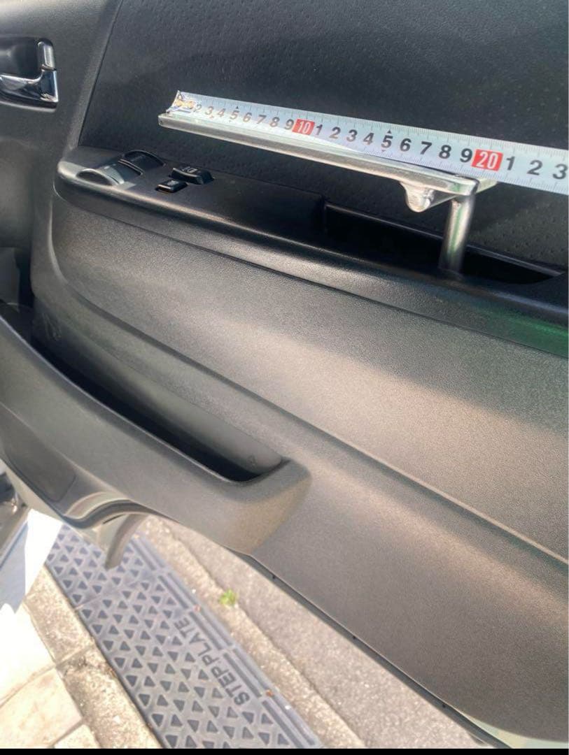 ハイエース200系　運転席側　アームレスト&フットレスト　超ワイドロングタイプ