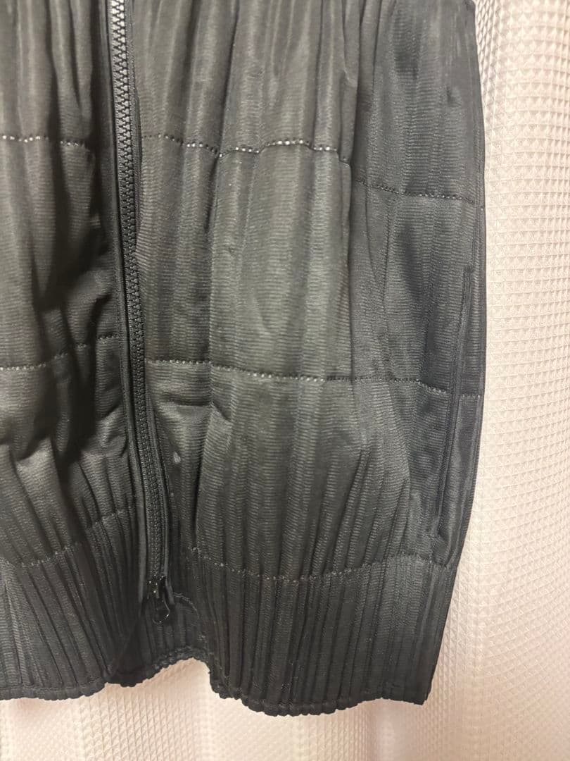 プリーツプリーツ　パーカーノースリベスト　サイズ3　美品