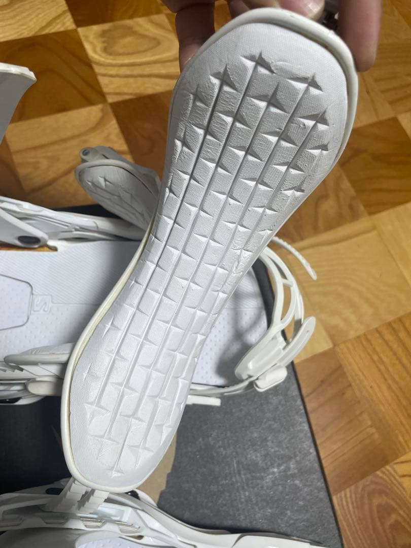 Salomon HOLOGRAM M サイズ