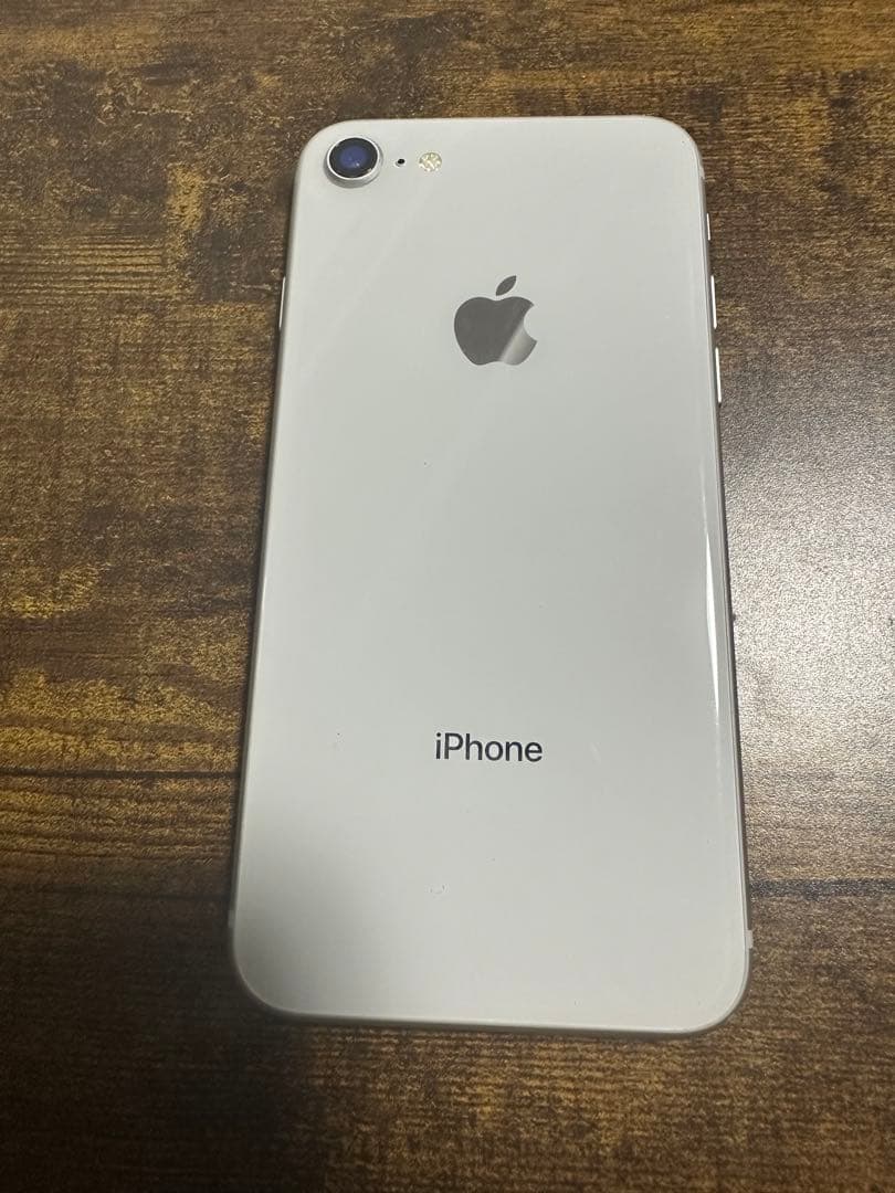 Apple iPhone 8 シルバー 本体　3