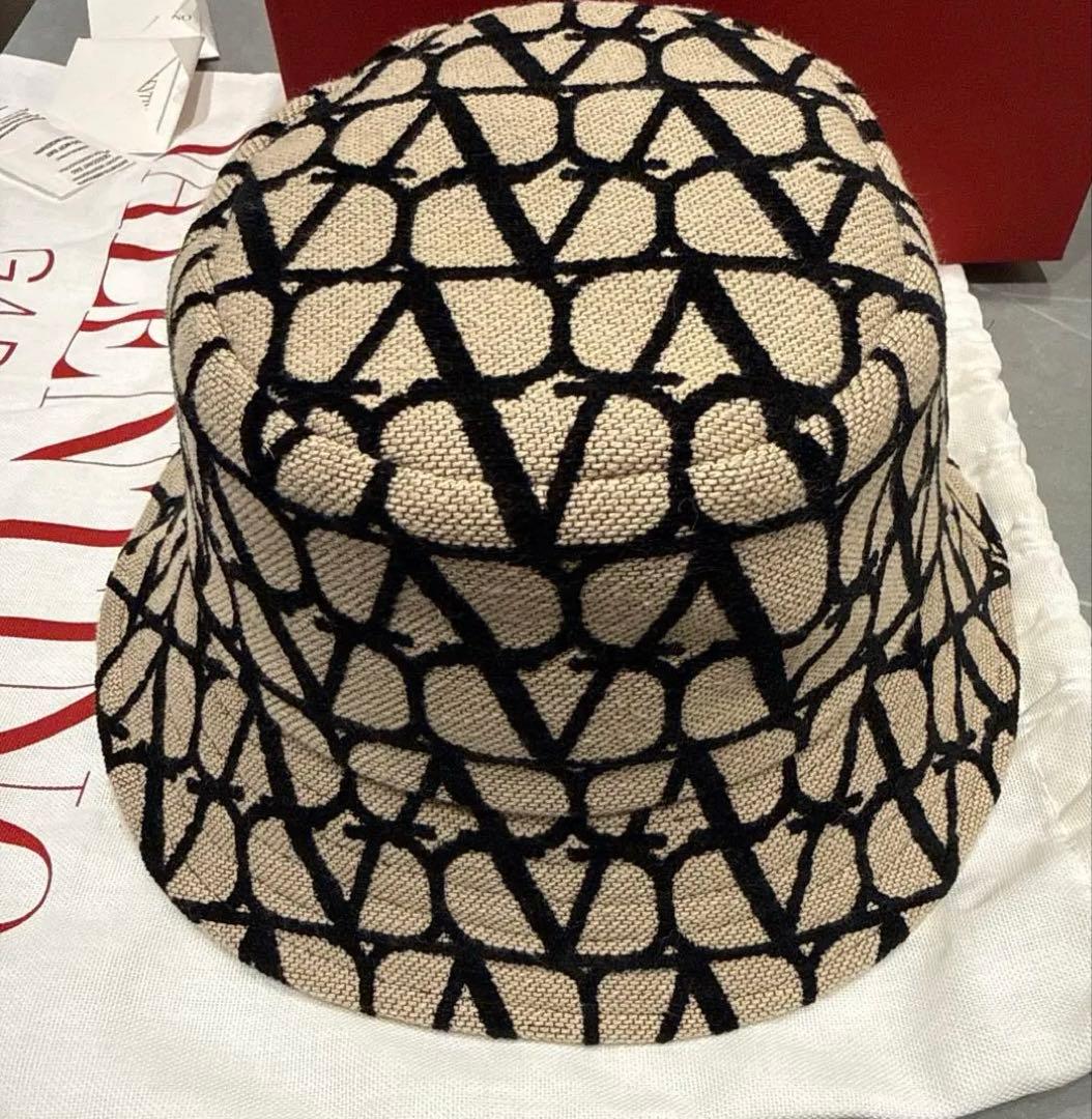 valentino バケットハット　男女ok