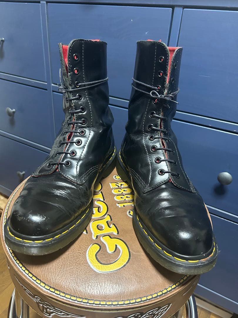 今週のみ出品‼️『希少』ドクターマーチン　イングランド製　10ホール　UK9