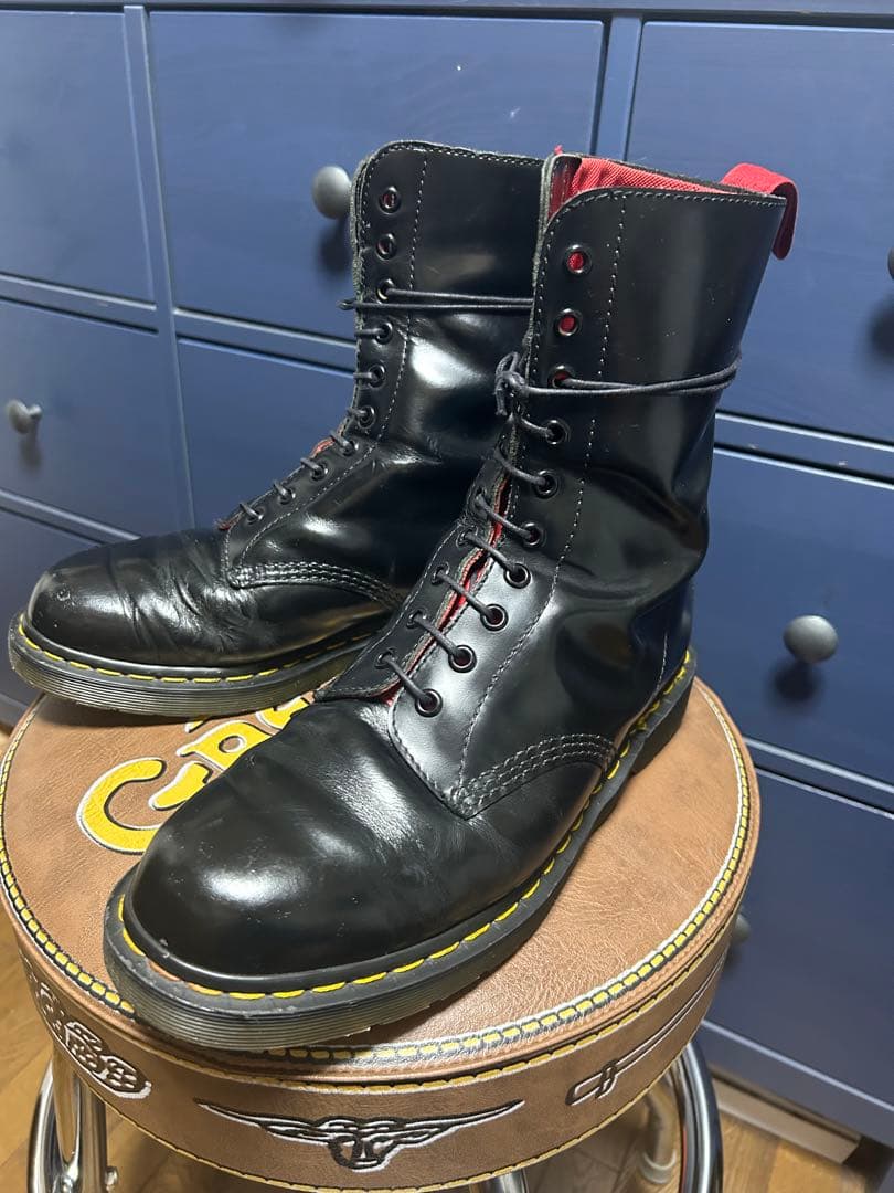 今週のみ出品‼️『希少』ドクターマーチン　イングランド製　10ホール　UK9