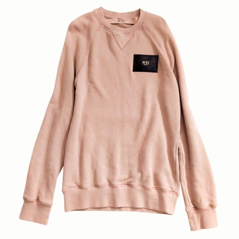 N°21 ピンクベージュ スウェット トレーナー　レザーパッチ　М相当