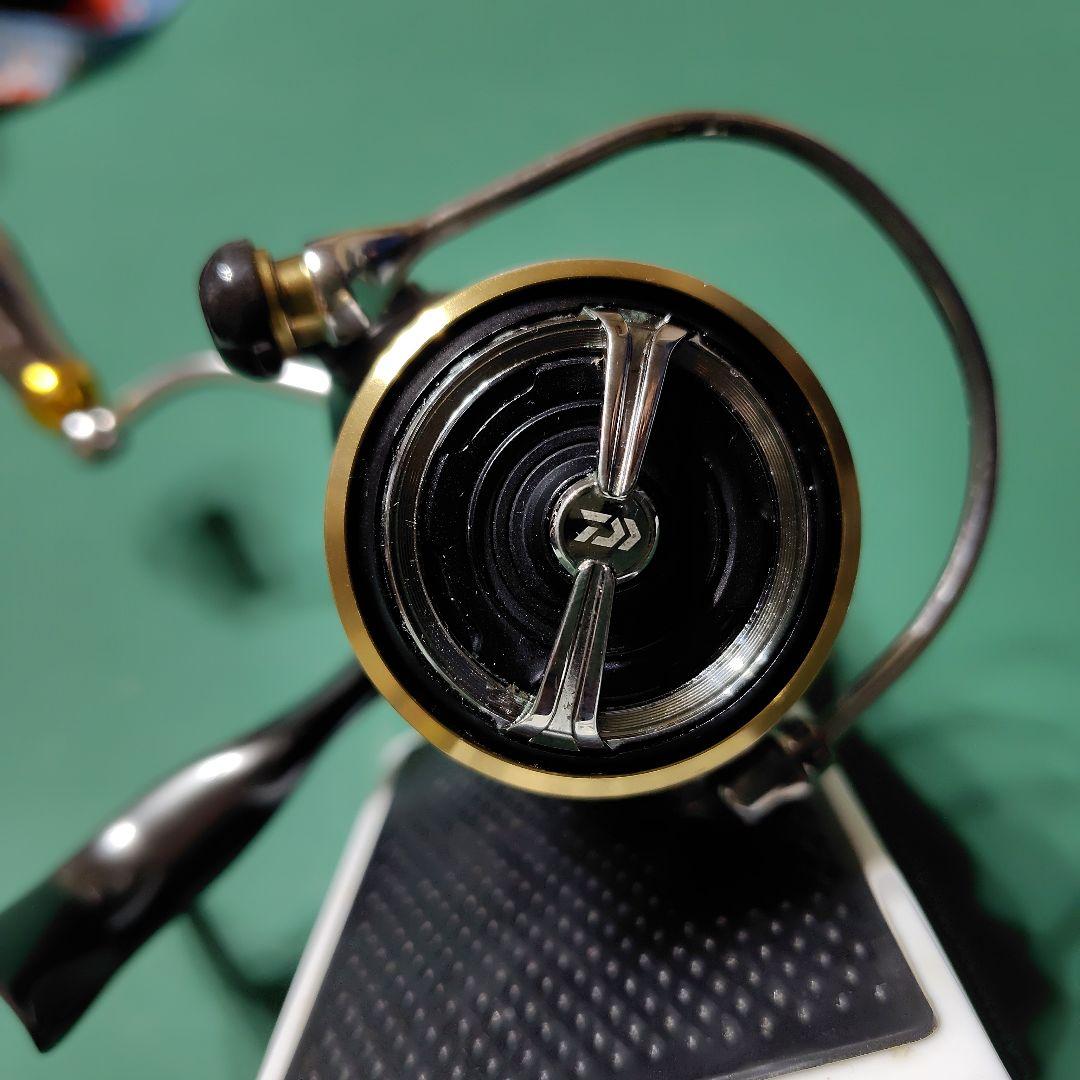 値下げ　Daiwa 20LUVIAS FC LT2000S スピニングリール