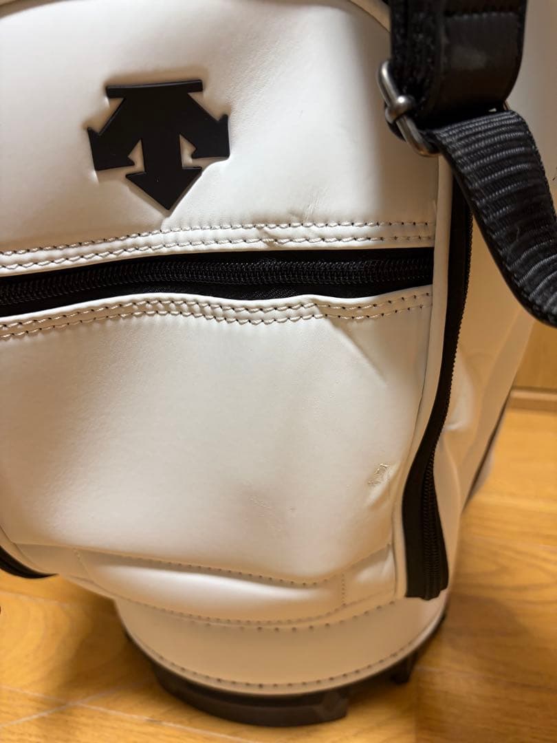 DESCENTE キャディバッグ ホワイト ブラック　レディース　ゴルフボール付