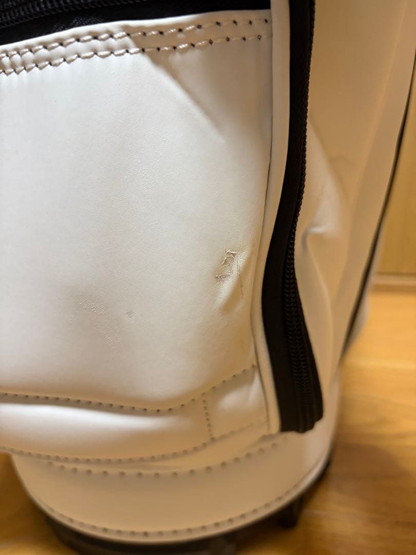 DESCENTE キャディバッグ ホワイト ブラック　レディース　ゴルフボール付