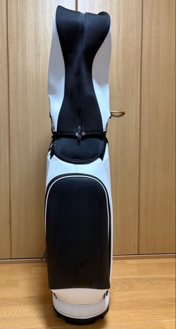 DESCENTE キャディバッグ ホワイト ブラック　レディース　ゴルフボール付