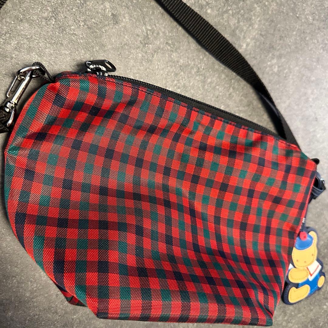 ファミリア　ショルダーバッグ　ポシェット　赤チェック　舟形