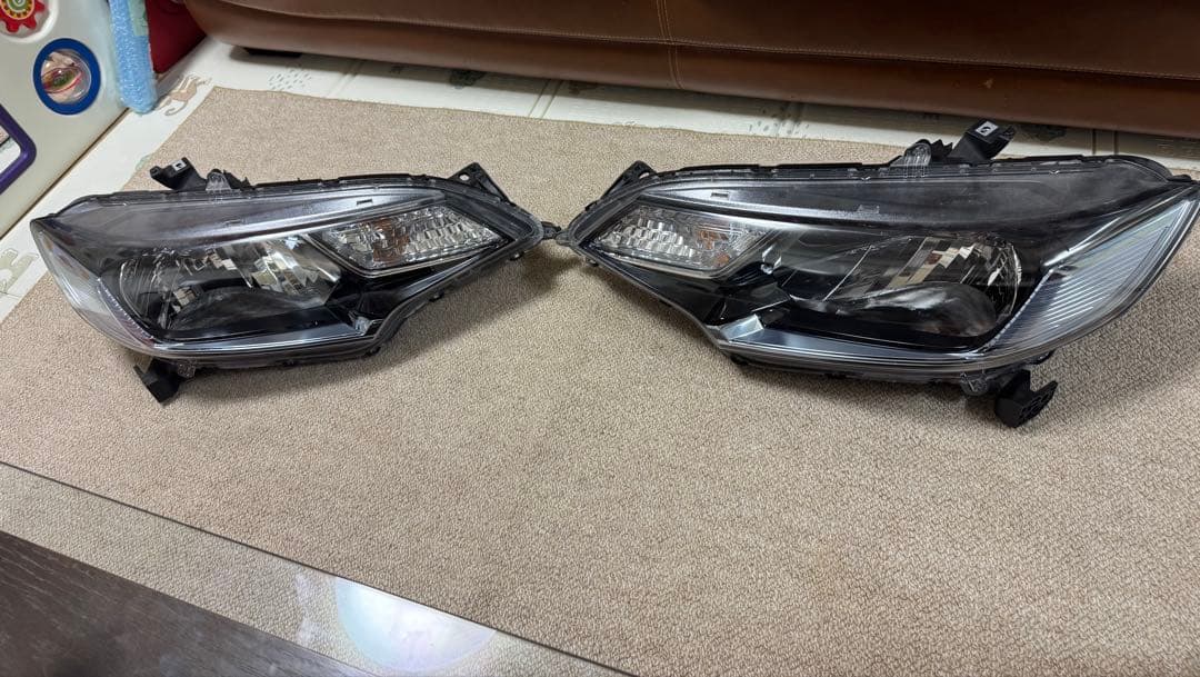 ホンダ フィット GP5 純正 ヘッドライト 左右セット（ハロゲン）