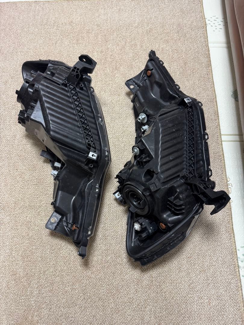 ホンダ フィット GP5 純正 ヘッドライト 左右セット（ハロゲン）
