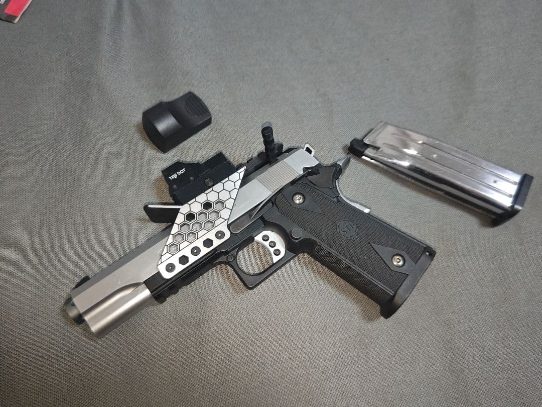 東京マルイ　ハイキャパ5.1R レースガンカスタム　自動調光ドットサイト付き