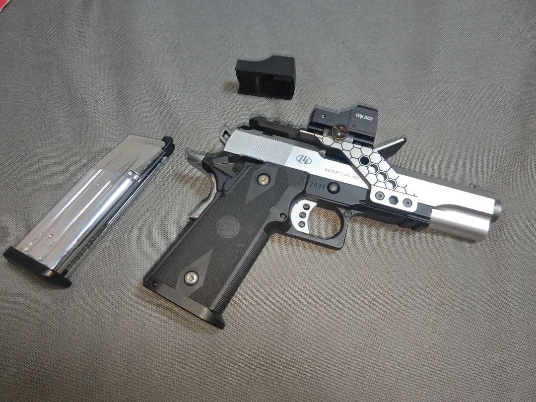 東京マルイ　ハイキャパ5.1R レースガンカスタム　自動調光ドットサイト付き