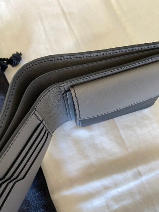 メゾンタクヤ　折り財布