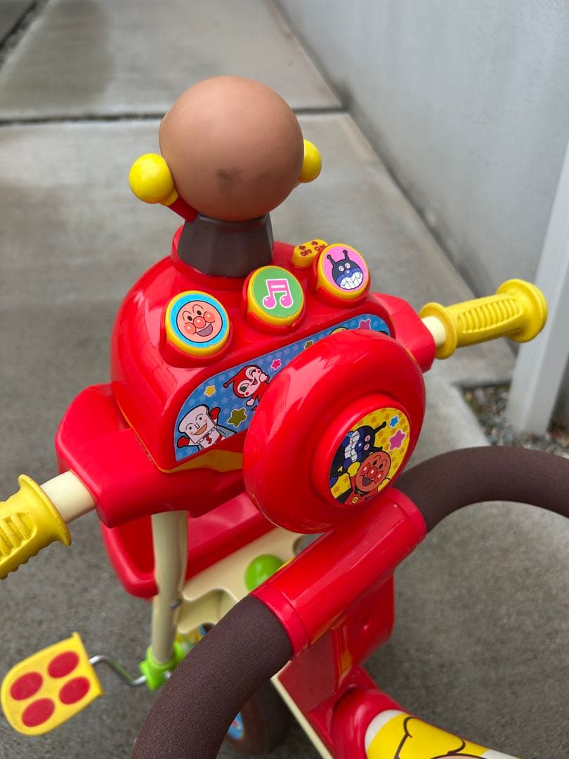 【引き取りも可】それいけアンパンマン 三輪車　デラックスII　レッド　シェード付