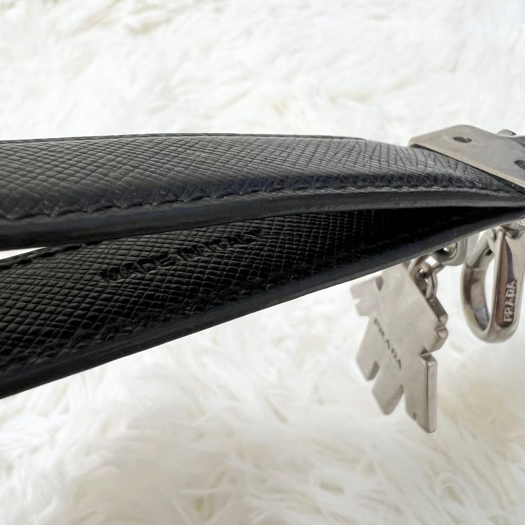 【大人気】お買得 PRADA ロボット キーホルダー レザー サフィアーノ黒