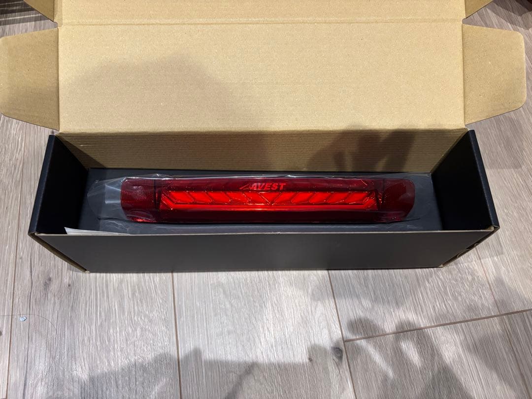 AVEST Vertical Arrow ハイマウント30アルファード【未使用】