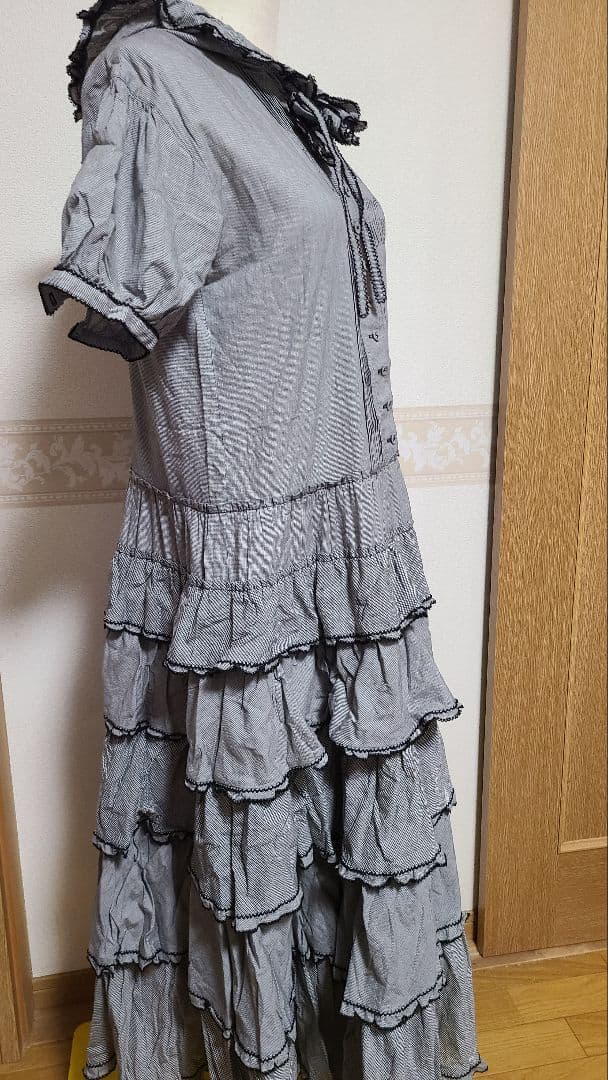 ワンダフルワールド 黒ギンガム フード付きワンピース 段々 フリル カネコイサオ