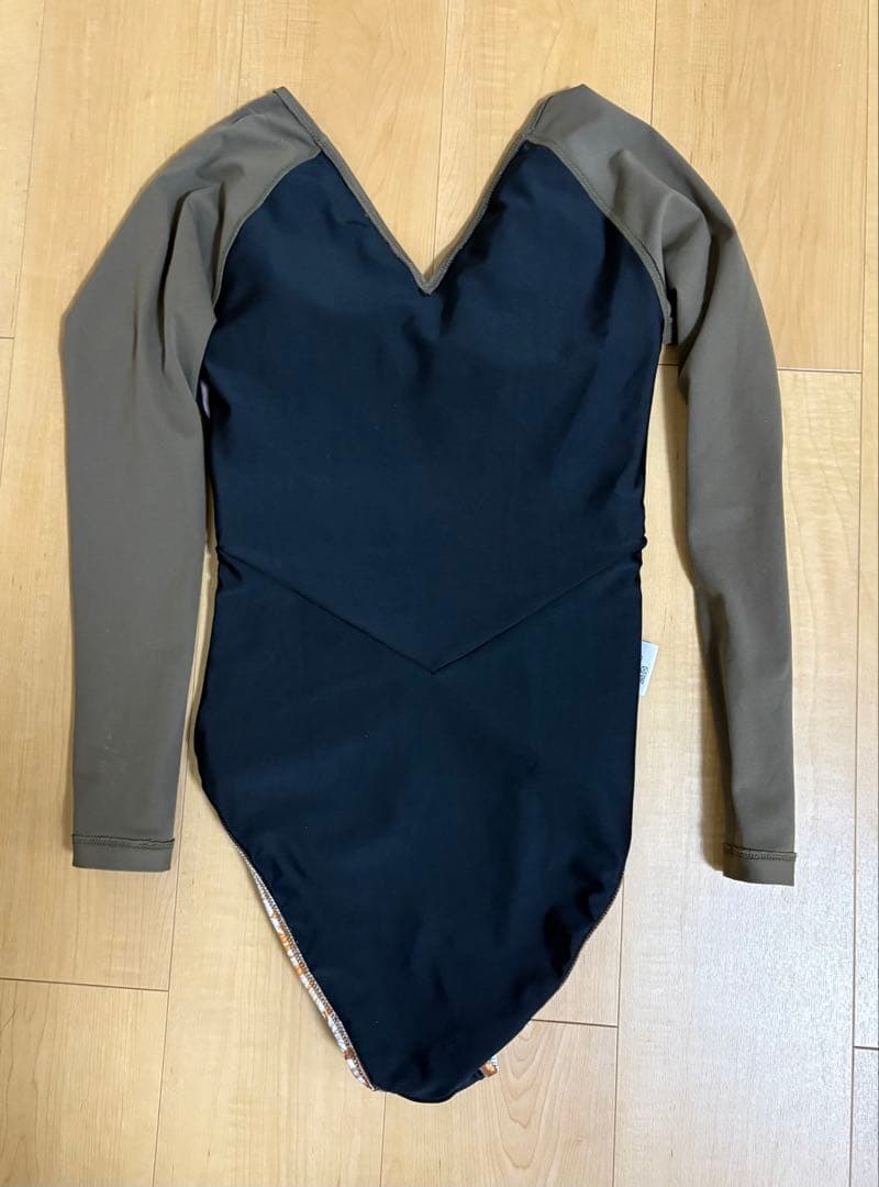 MAKAHOU長袖ワンピース水着 サイズM