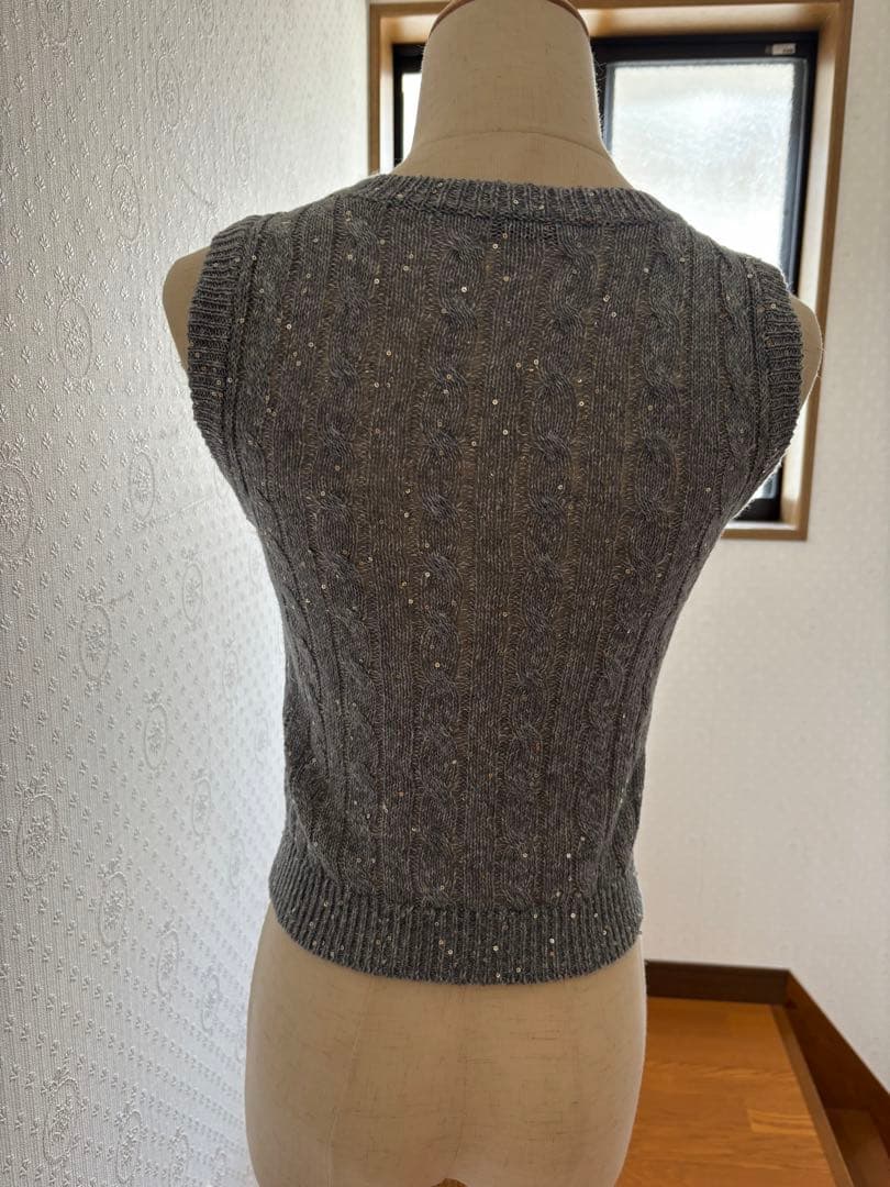 ブルネロクチネリ ブルーグレー　スパンコールいっぱいベスト　Sサイズ
