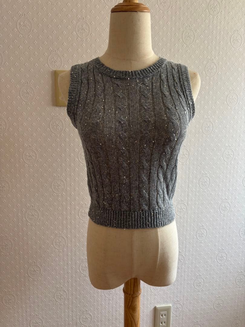 ブルネロクチネリ ブルーグレー　スパンコールいっぱいベスト　Sサイズ