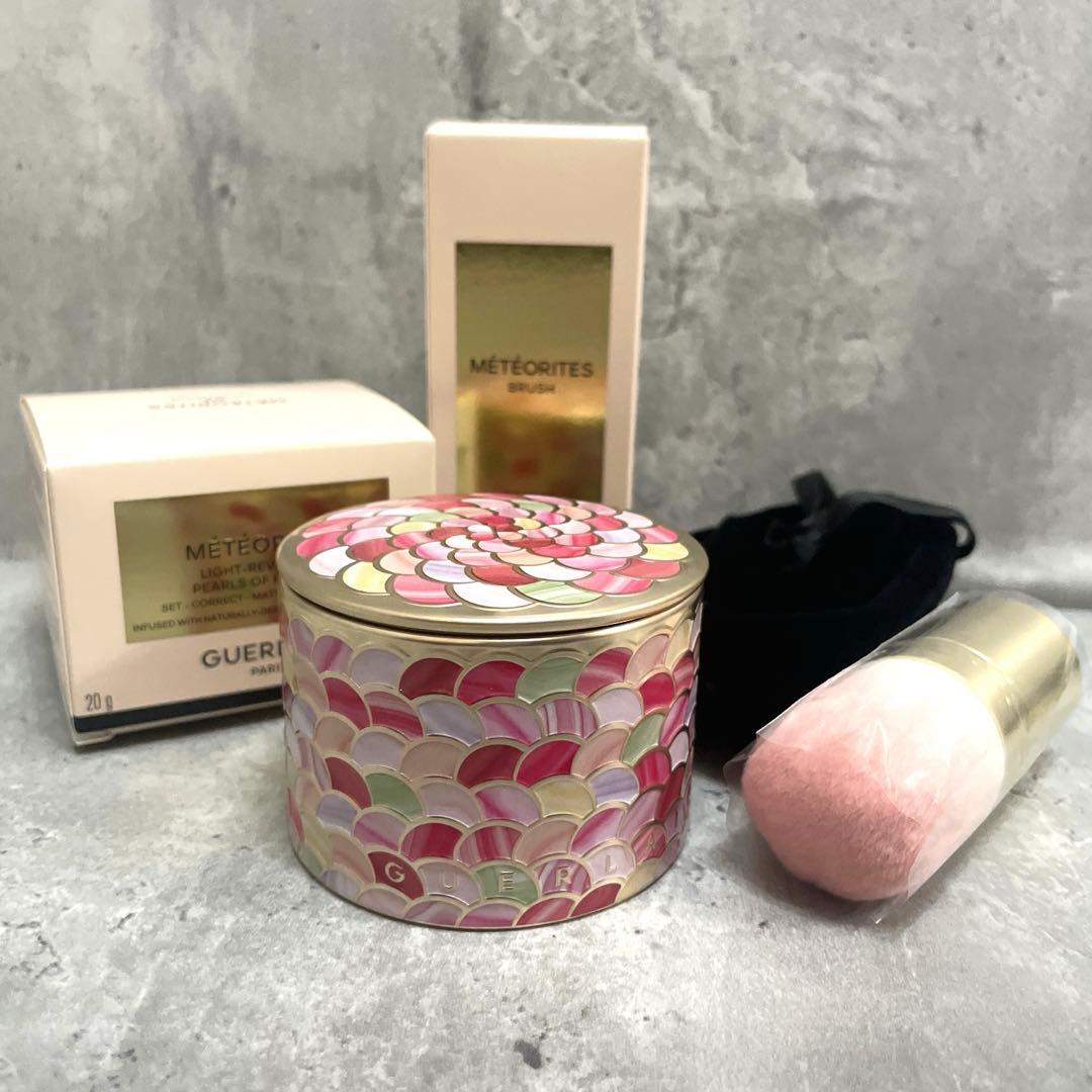 GUERLAIN メテオリット ビーユ フェイスパウダー 02ローズ　ブラシ付き