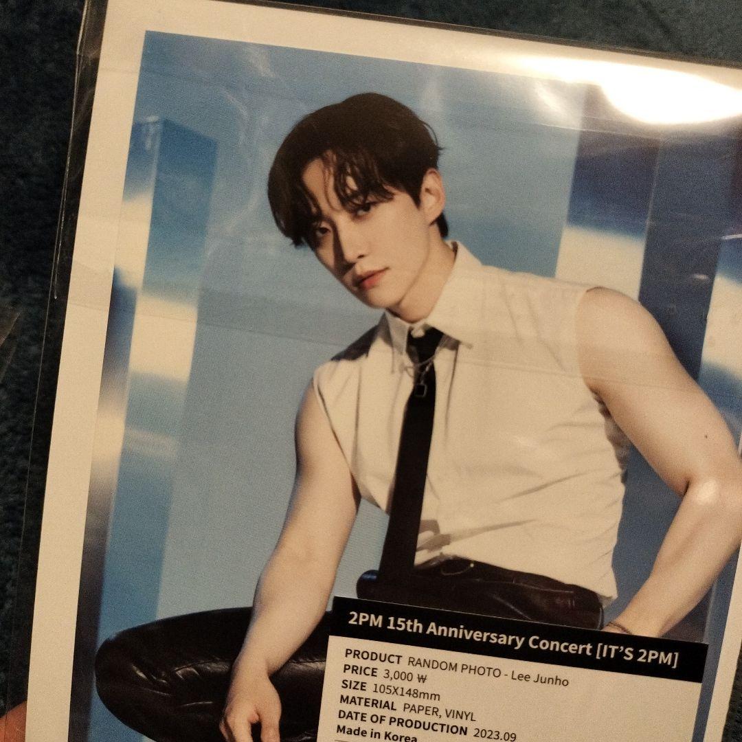 ２PM　ジュノJUNHO　 ペンペンParisフィギュア＆ソウルコントレカ４枚