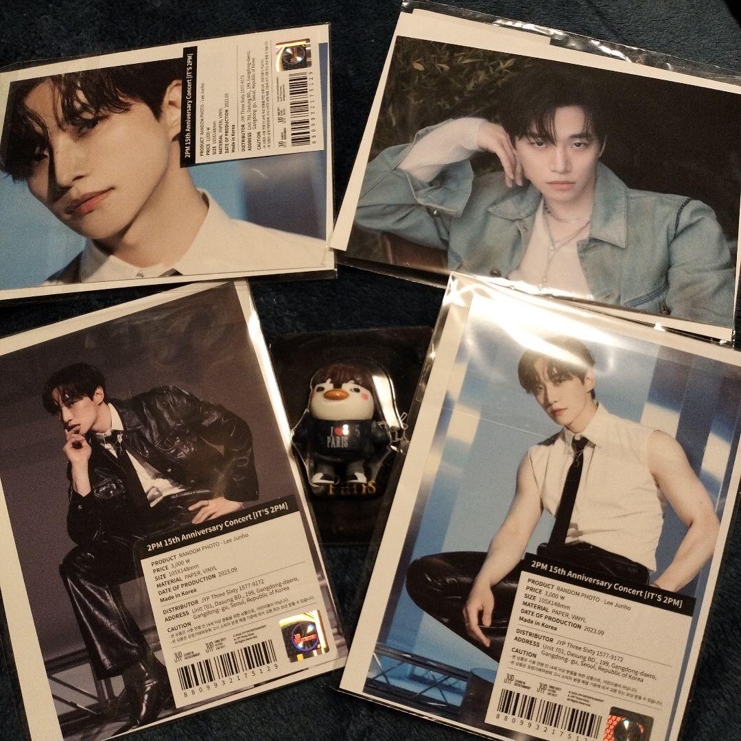 ２PM　ジュノJUNHO　 ペンペンParisフィギュア＆ソウルコントレカ４枚