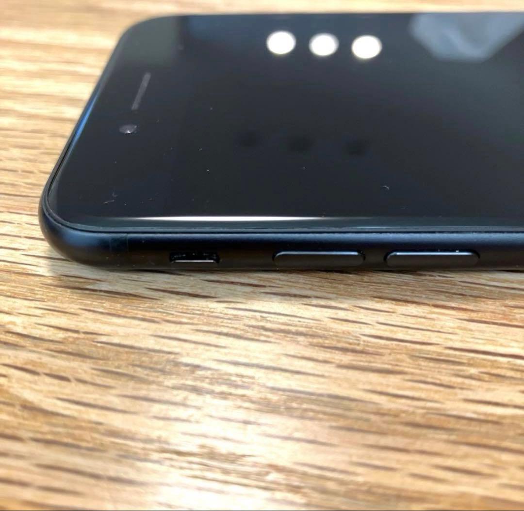 Apple iPhone SE第2世代　64GB ブラック　SIMフリー