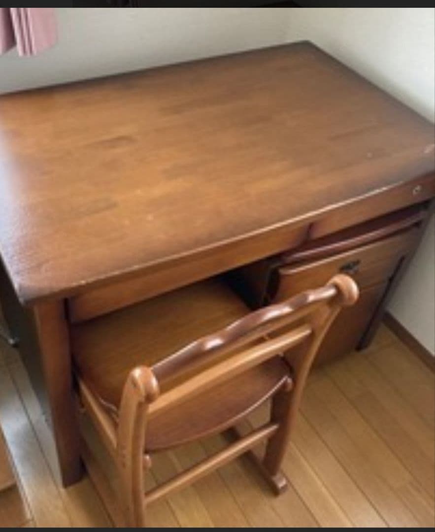 ピーターラビット コイズミの家具 学習机 椅子