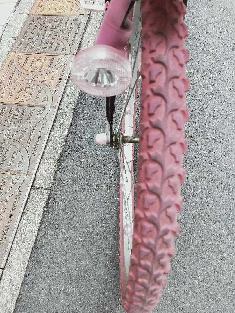 子供用自転車 黒とピンク バスケット付き タイヤサイズ24インチ