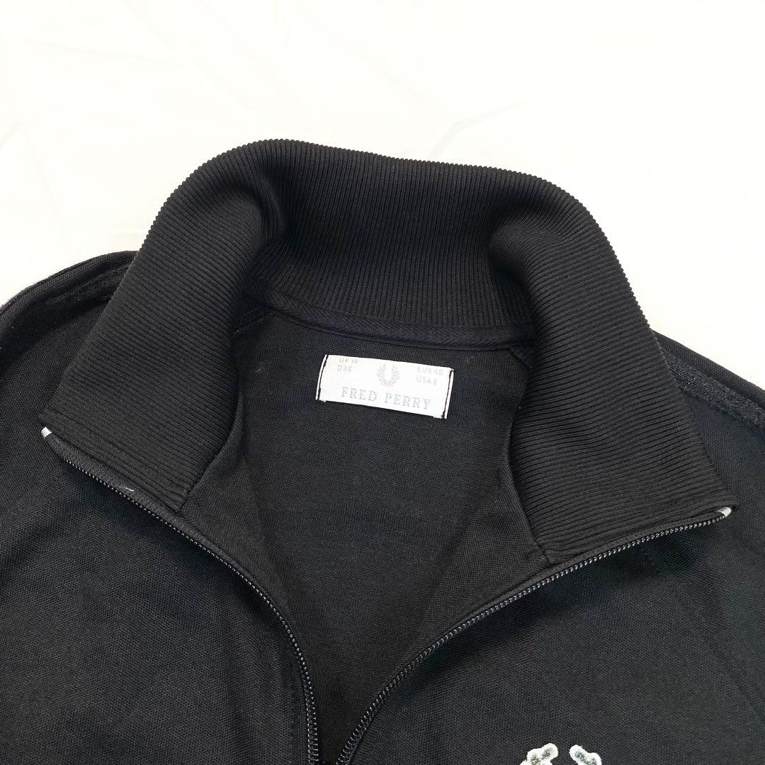 極美品✨ FRED PERRY トラックジャケット 月桂樹 短丈 ブラック
