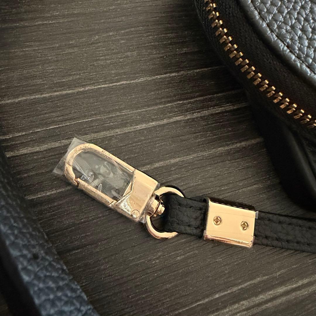 【新中古】CUSTYPEスマホケース/iPhone17Pro/ハートポーチ付き