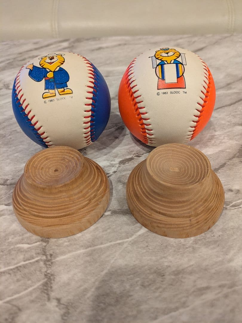 希少レア1988年ソウルオリンピック 記念ボール 台座付 ２個セット