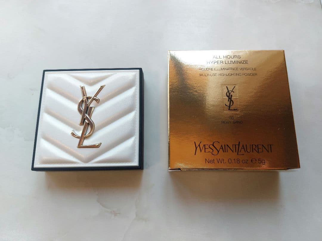 イヴ・サンローラン　オールアワーズ ハイパールミナイザー　フェイスパウダー　03