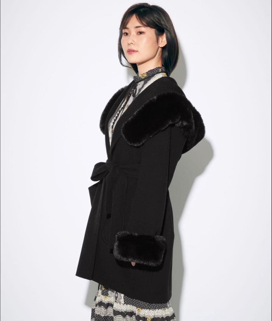 美品 グレースコンチネンタル リバーガウンフードコート36 黒 ブラック ファー