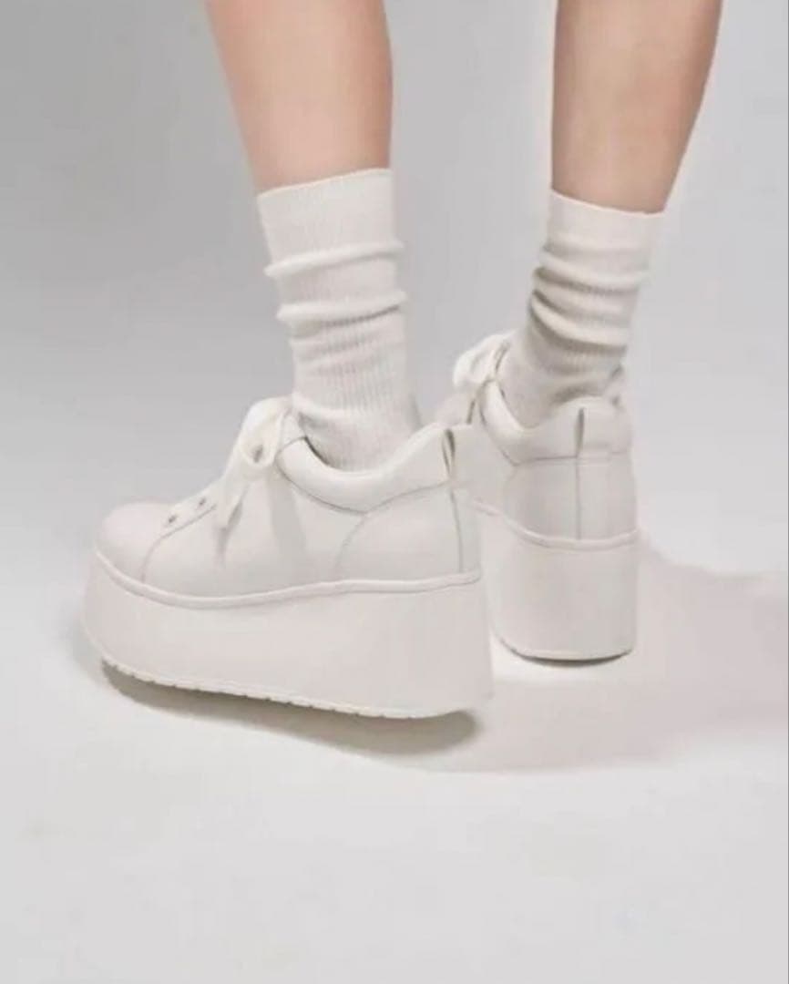 【新品未使用】鈴木亜美さんスニーカー第二弾ホワイトSサイズ