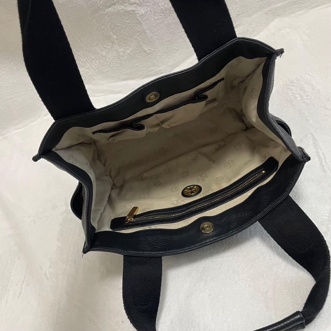 美品　トリーバーチ　トートバッグ　エンボスロゴ　レザー　ブラック　A4