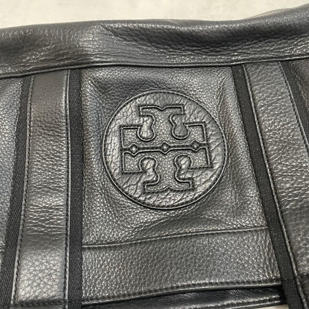 美品　トリーバーチ　トートバッグ　エンボスロゴ　レザー　ブラック　A4