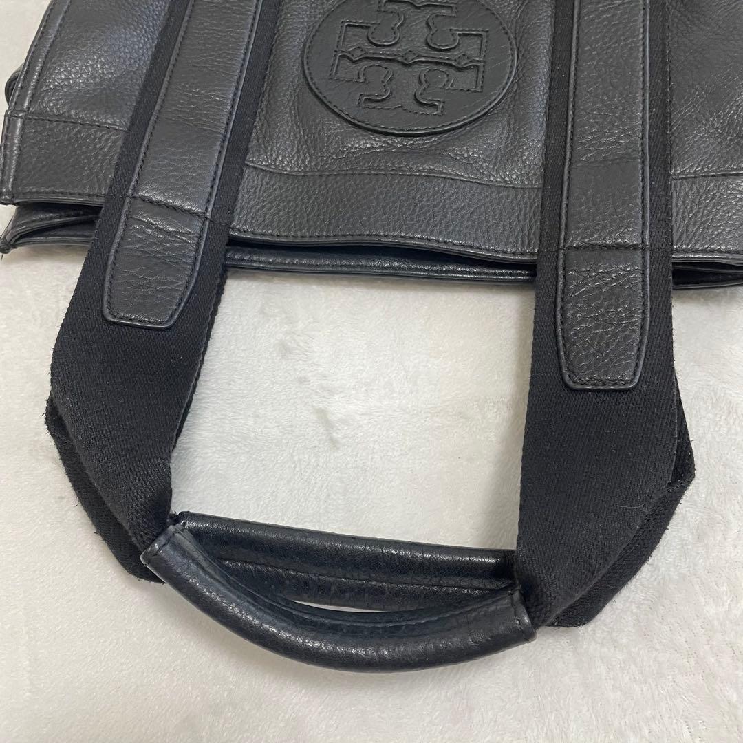 美品　トリーバーチ　トートバッグ　エンボスロゴ　レザー　ブラック　A4