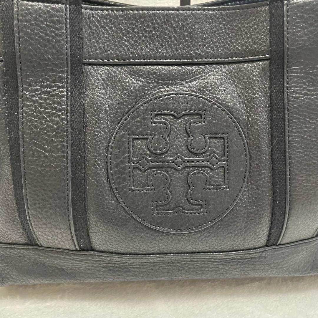 美品　トリーバーチ　トートバッグ　エンボスロゴ　レザー　ブラック　A4