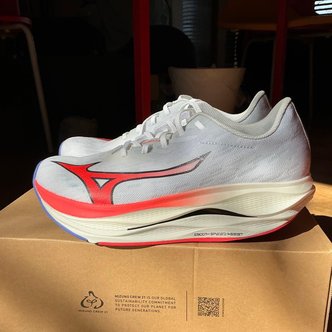 「バルカンさま専用」　ミズノ　ウエーブリベリオンフラッシュ3 [27.5cm]