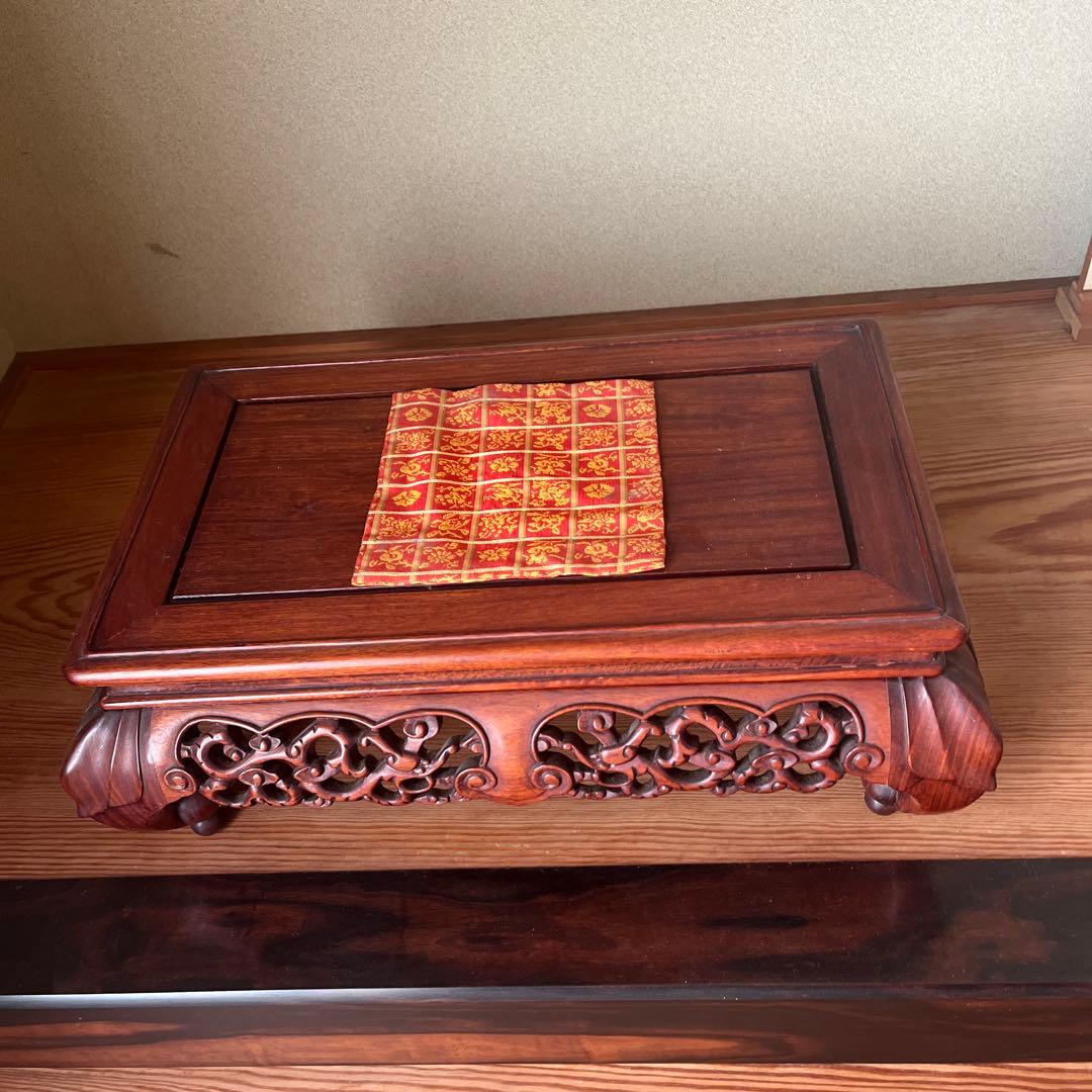 《希少品》彫刻入り 送料無料　時代物　唐木花梨透かし彫り花台/盆栽台