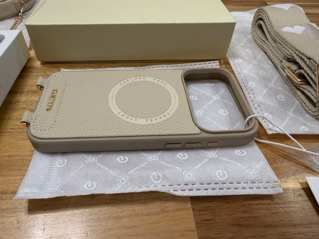 custype ハート型ポーチ付きiPhoneケース　17pro max