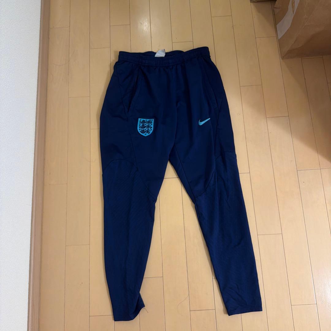 サッカーイングランド代表練習着上下