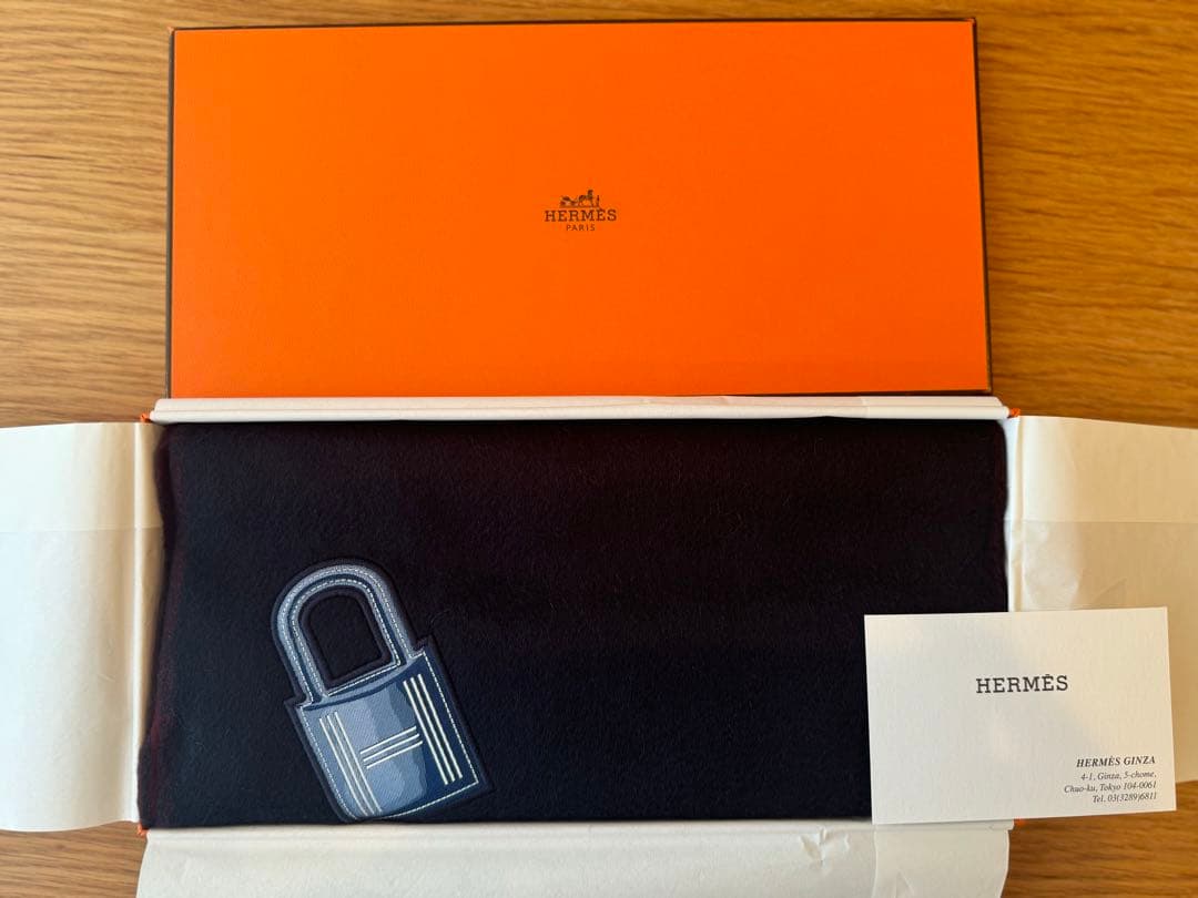 HERMES エルメスのカシミヤ100%マフラー 新品未使用！