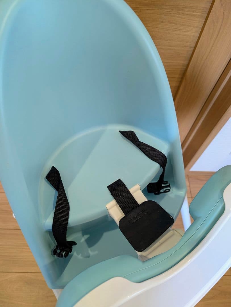 【サッシー玩具付き】ベビービョルン ハイチェア ハーネスあり