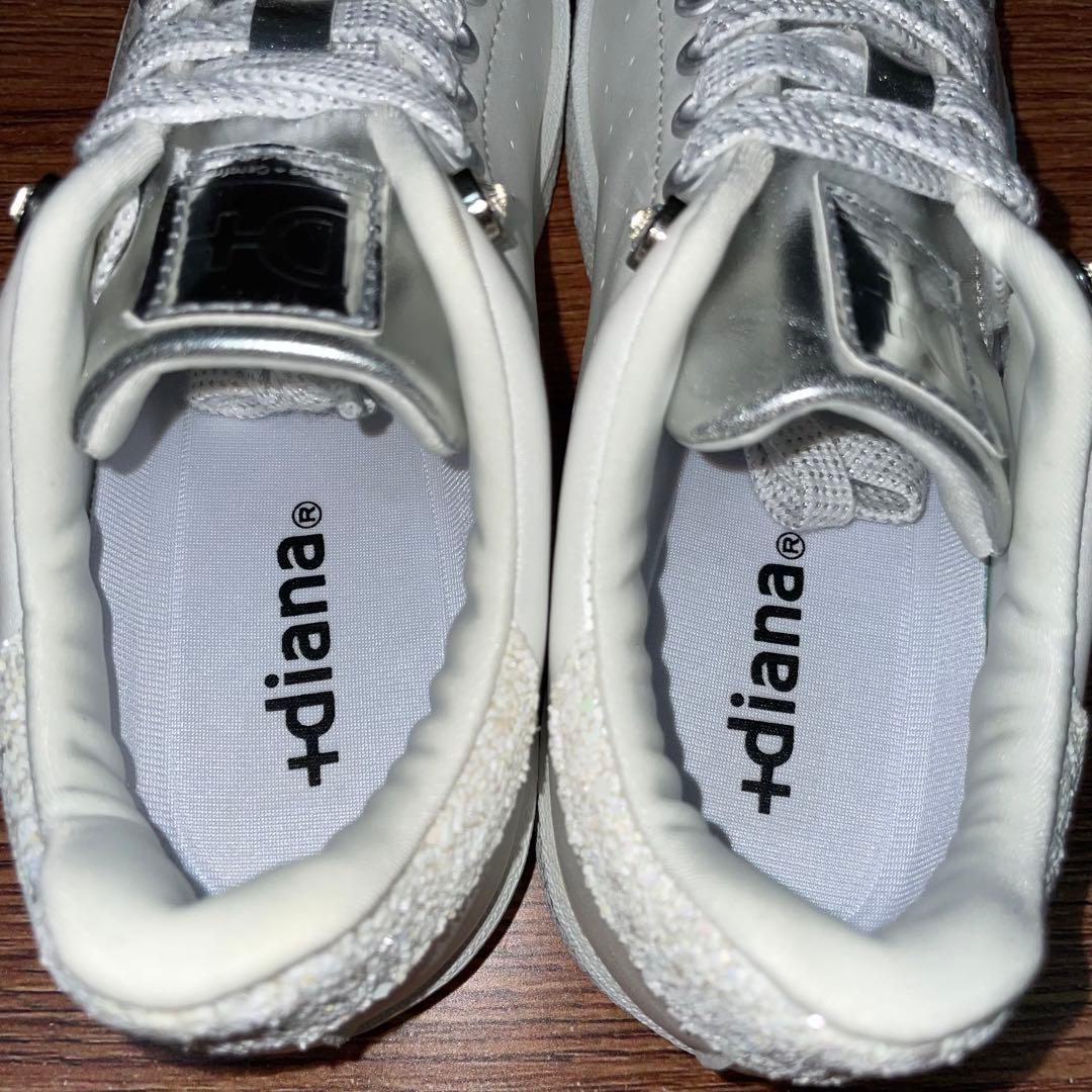 新品未使用品✨プラスダイアナ　スニーカー　グリッター　ホワイトパール　シルバー